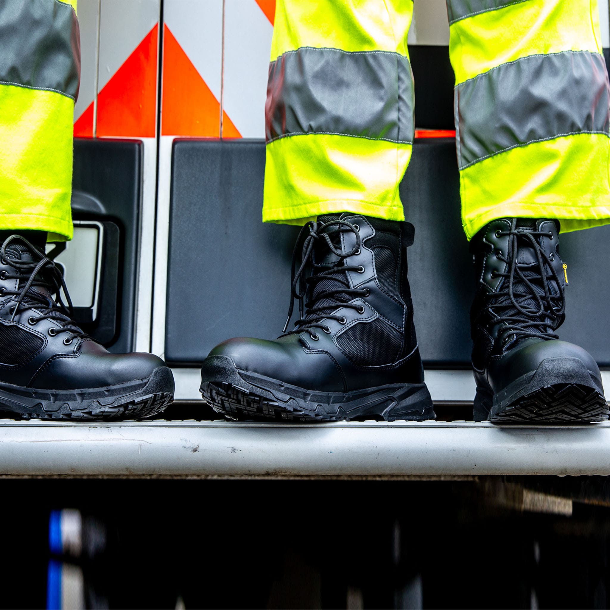 Slip Resistant Ambulance & Paramedic Boots & Shoes